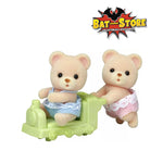 Sylvanian Families Bear Twins Dolls with Ride NI-69 (gemelos de osos con paseo)